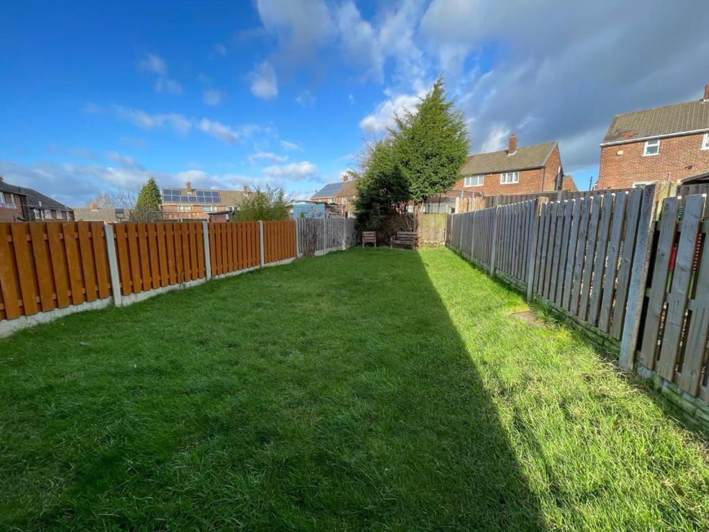 Stunning 3 Bedrooms House With Garden And Free Parking Barnsley Exterior foto